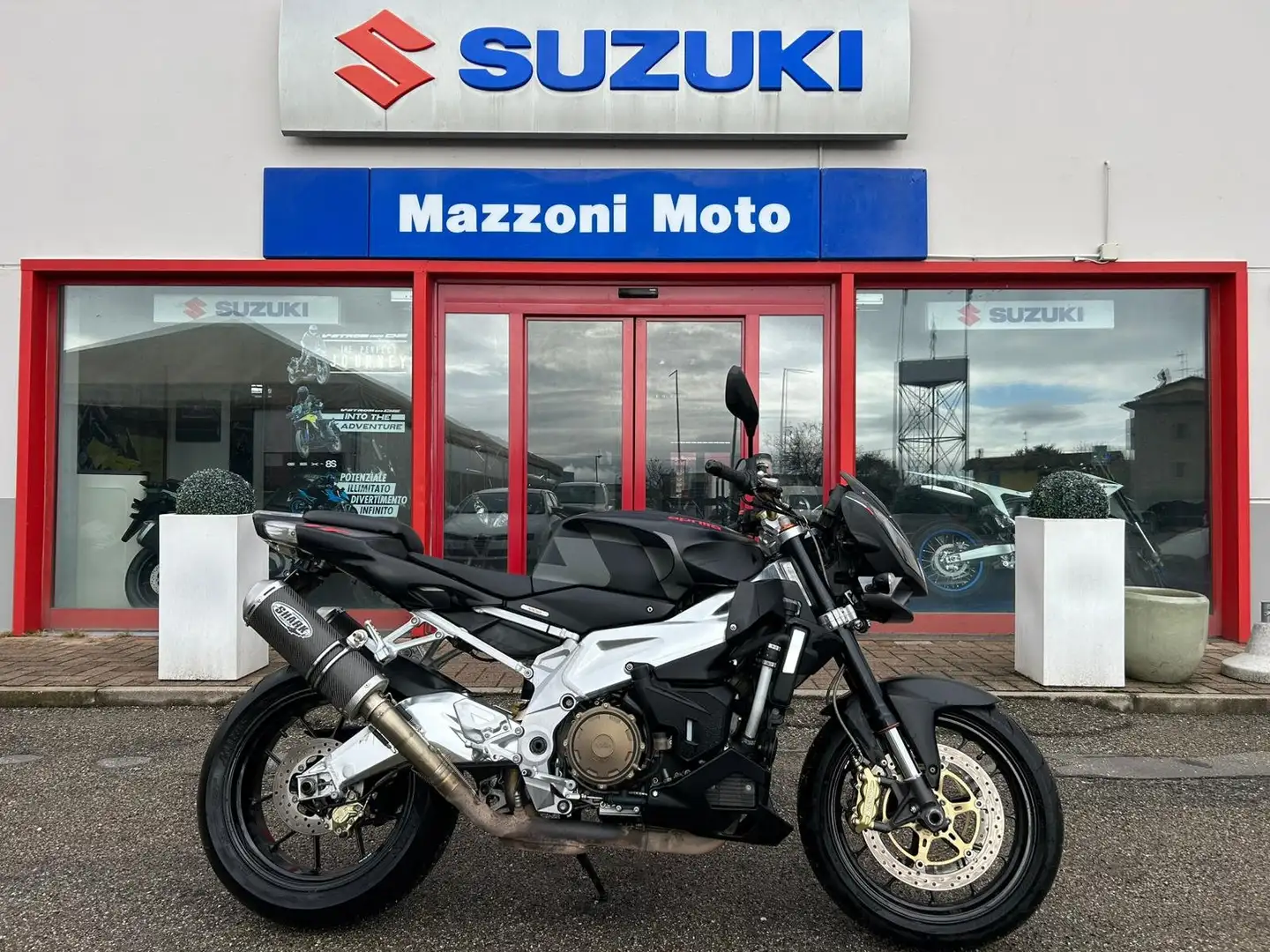 Aprilia Tuono 1000 R Schwarz - 1
