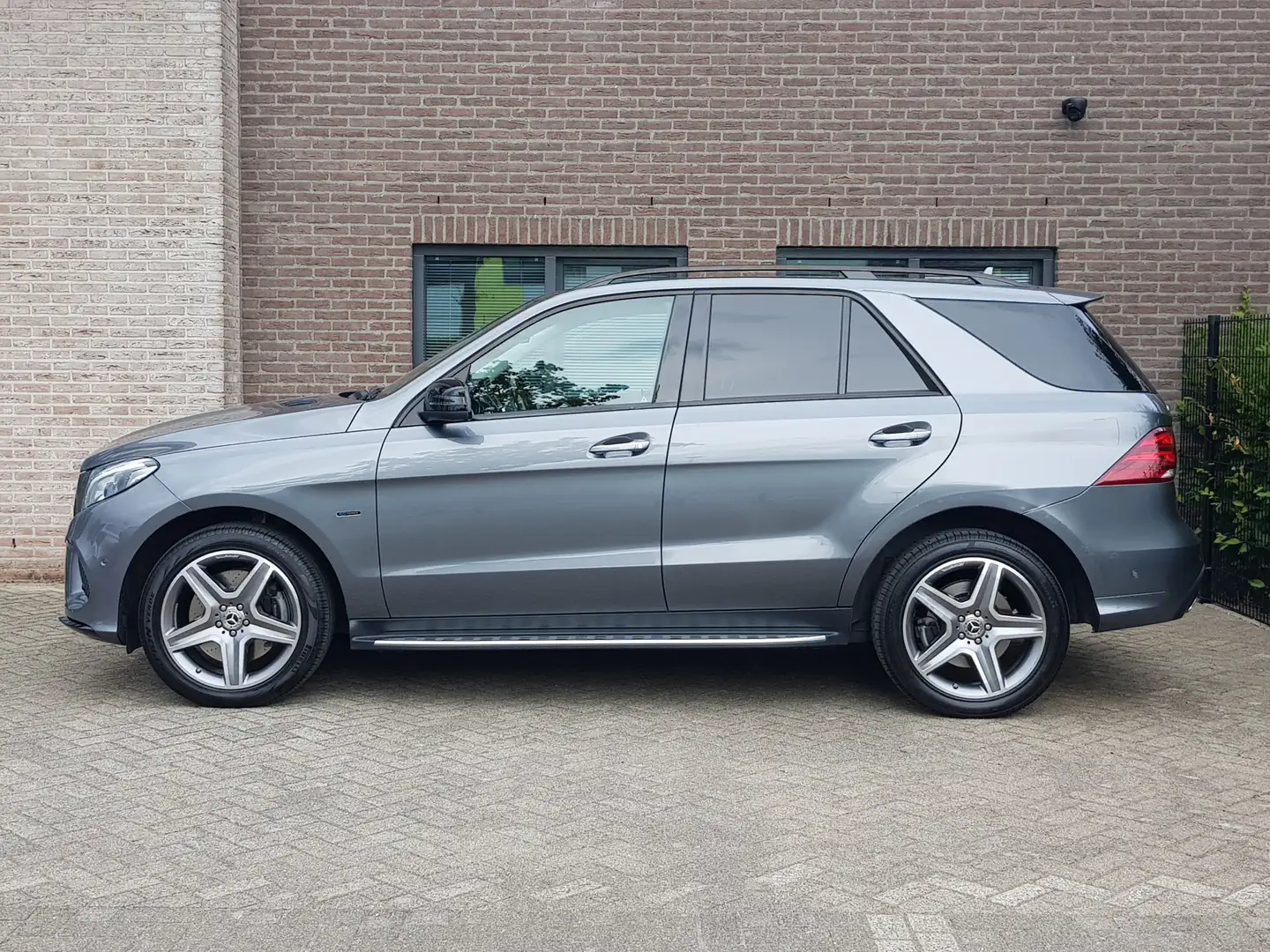 Mercedes-Benz GLE 500 e 4MATIC AMG Sport Edition HYBRIDE  FULL OPTION PA Gris - 2
