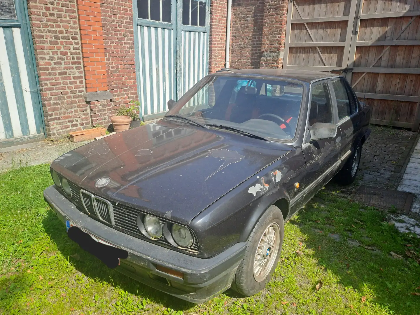BMW 324 324d Schwarz - 1