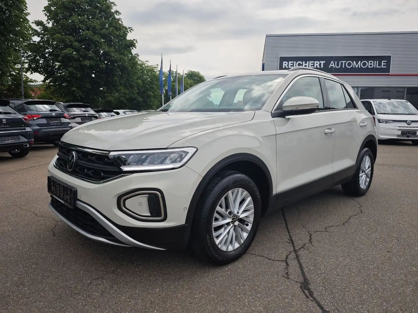 Volkswagen T-Roc Life 150PS DSG #ACC #APP #PDC Grijs - 2