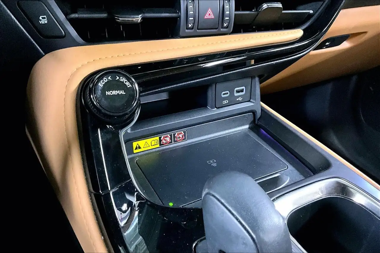 Lexus NX снимка Lexus NX