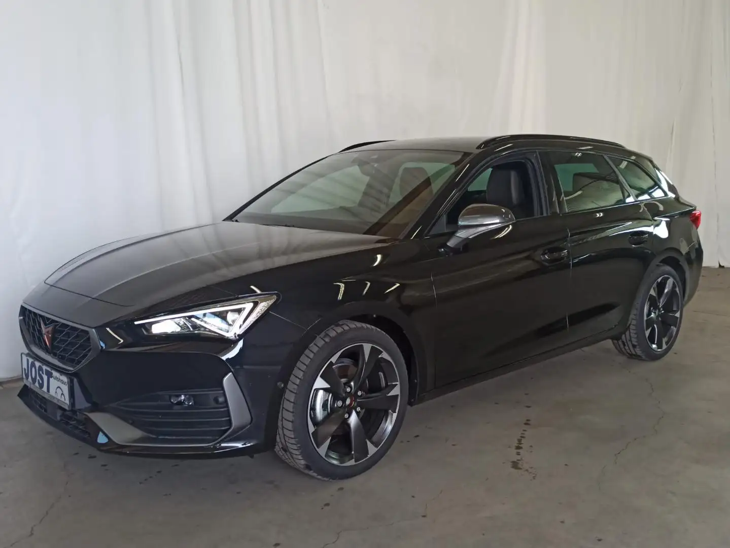 CUPRA Leon 1.5 eTSI DSG Navi Kamera ACC ParkAssit Zwart - 2