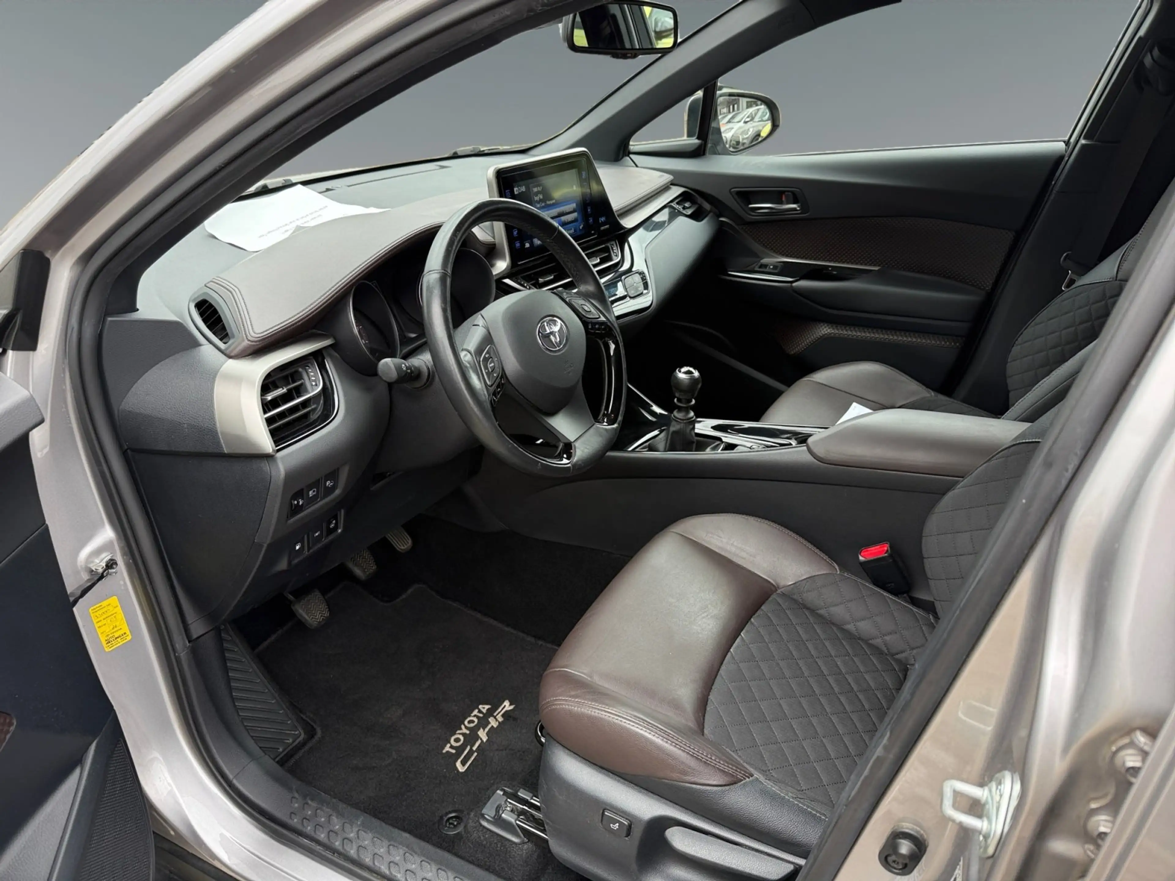 Toyota C-HR 1.2 Turbo Lounge *NAVI*RFK*PDC*SHZ*LHZ* — photo 10