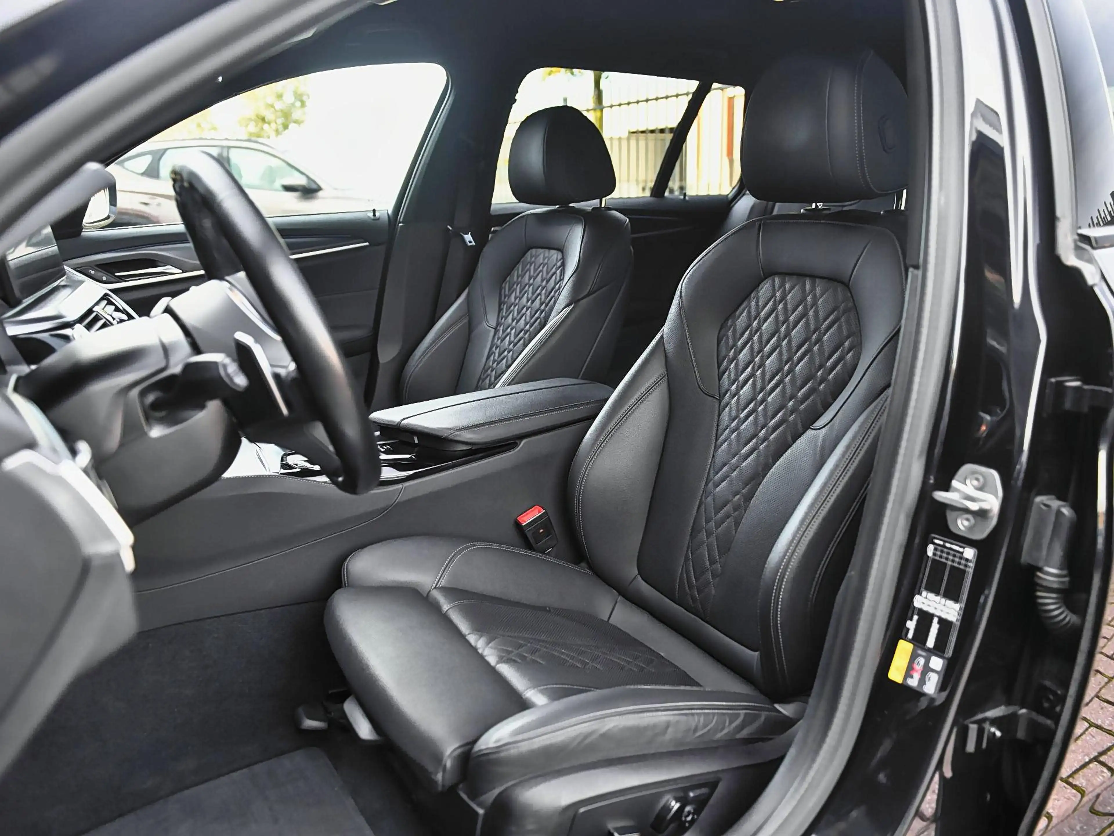 BMW 530 5-serie 530e xDrive Business M-sport Laser ACC Ler — photo 19