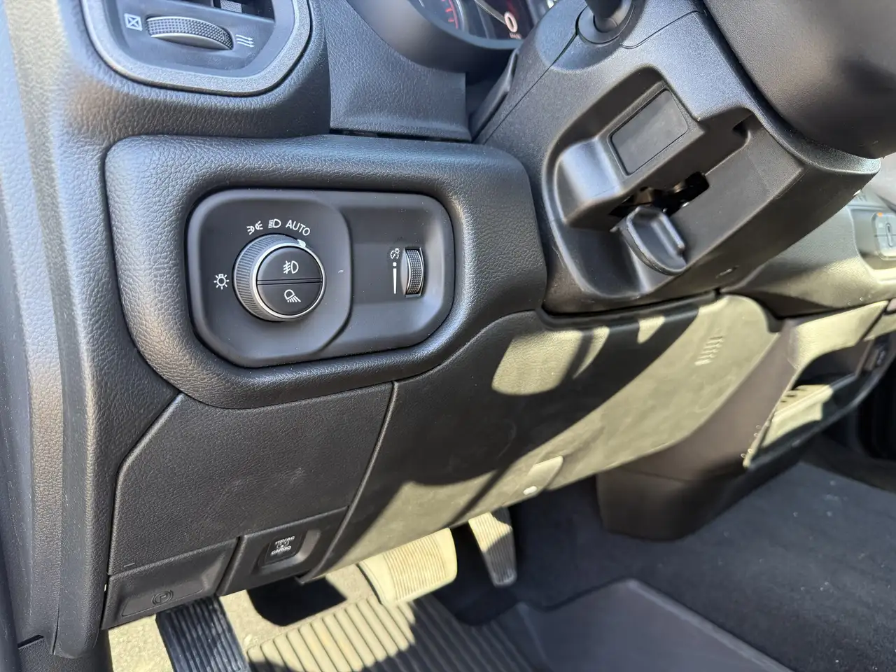 RAM 2500 снимка RAM 2500