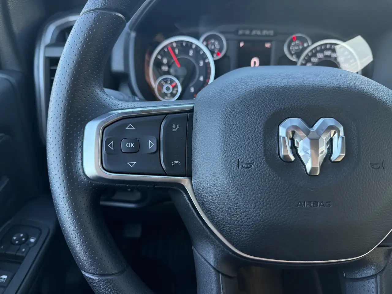 RAM 2500 снимка RAM 2500