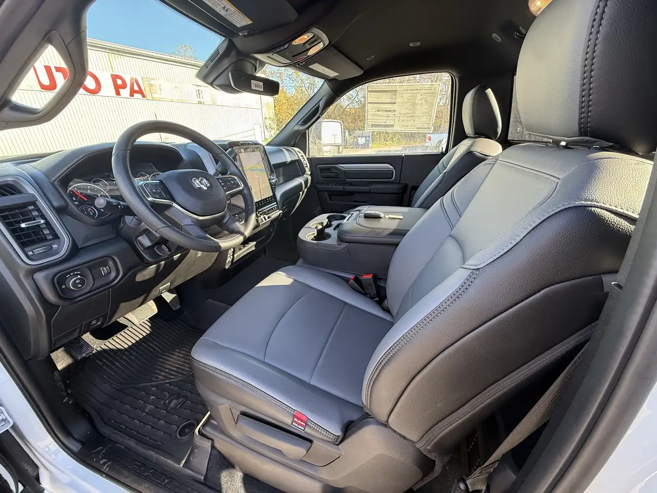 RAM 2500 снимка RAM 2500