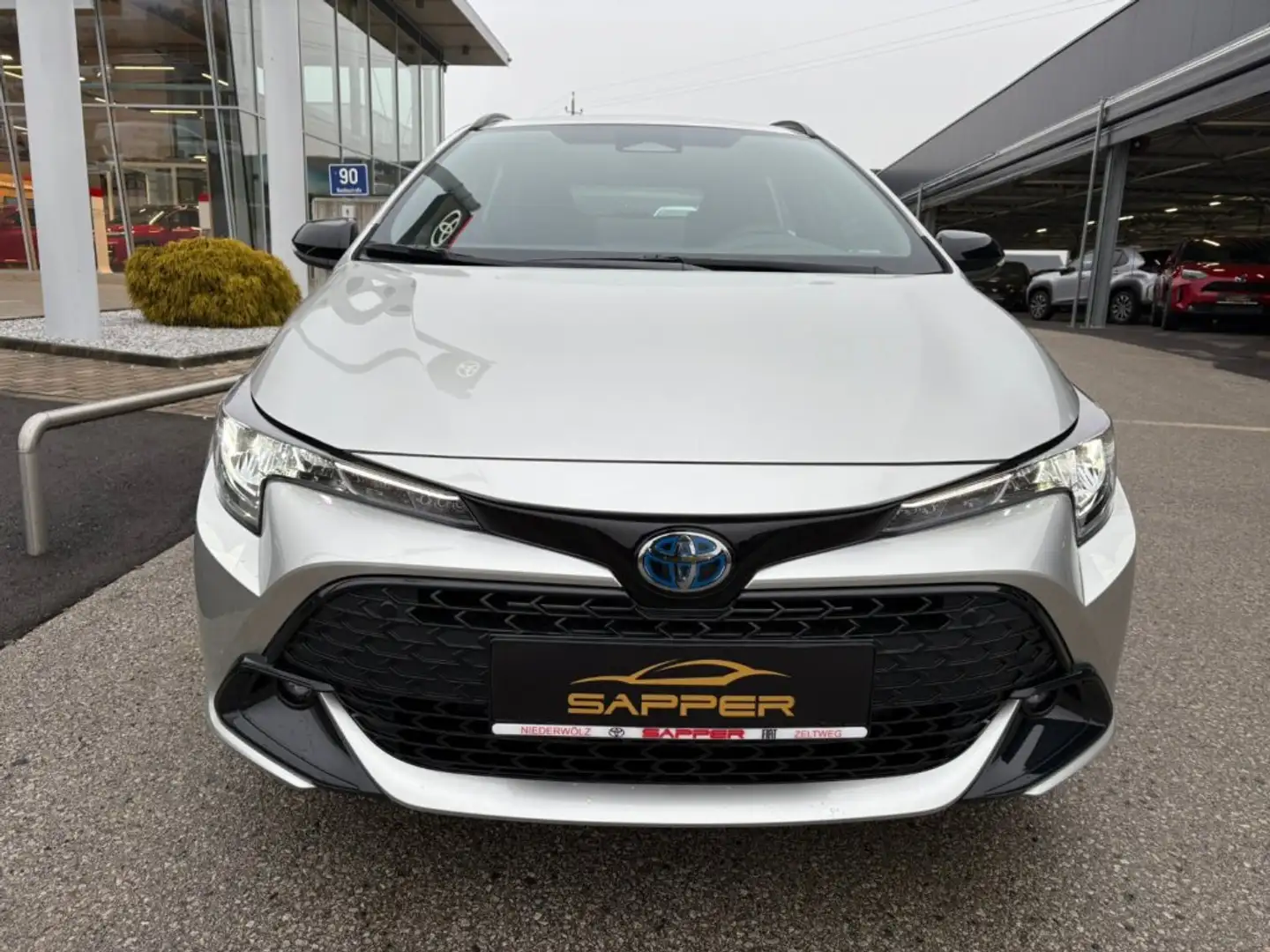 Toyota Corolla 1,8l Hybrid TS Active Silber - 2