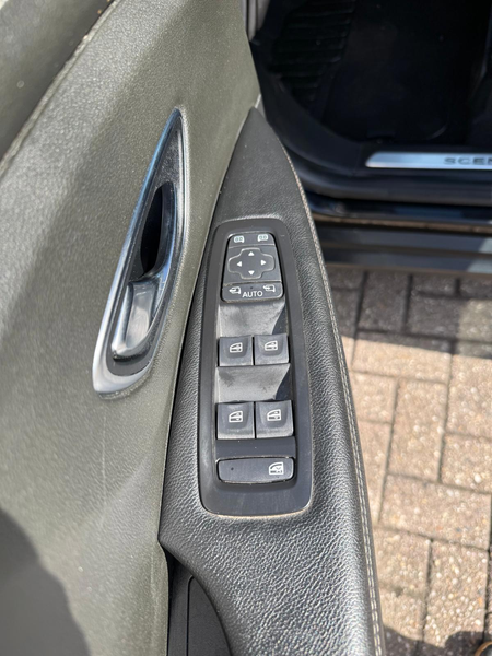 Renault Scenic 1.2 TCe Intens Luxe uitvoering | Navigatie | Stoel — photo 22