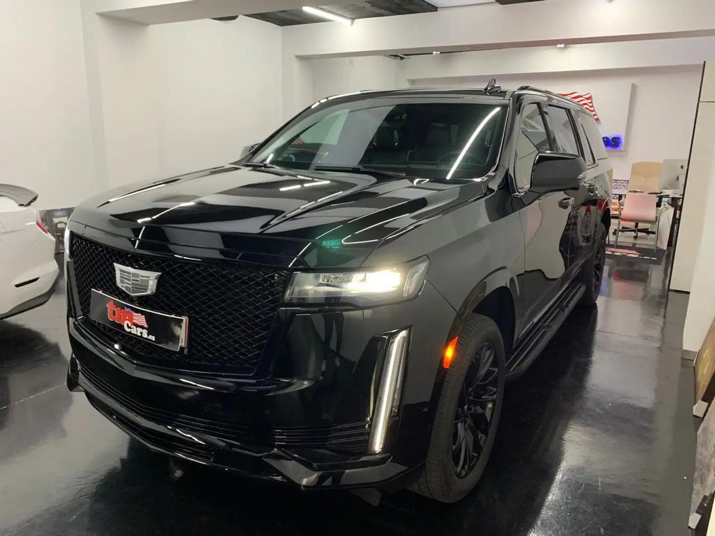Cadillac Escalade V8 Sport Negru - 2