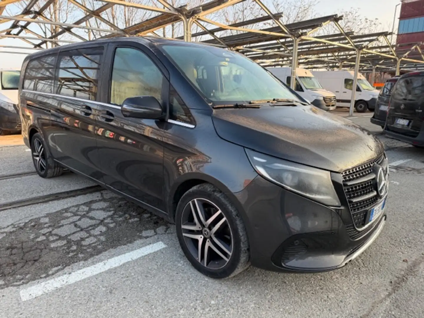 Mercedes-Benz V 250 Classe V 2024 Extralong d Avantgarde auto 7 posti Schwarz - 2