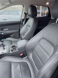 D200 AWD R-Dynamic Black