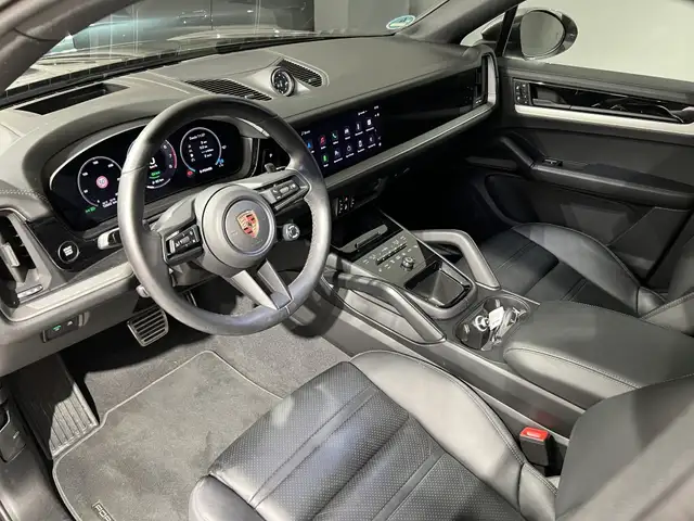 Porsche Cayenne view 23