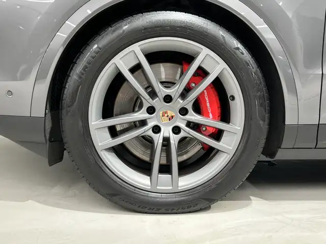 Porsche Cayenne view 10