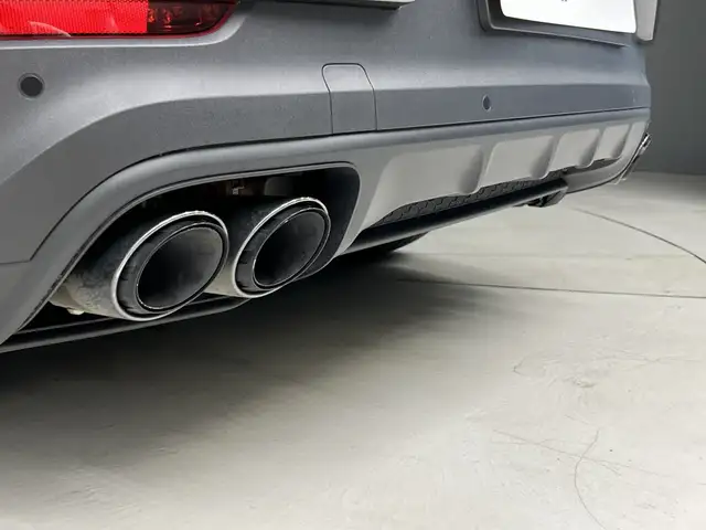 Porsche Cayenne view 17