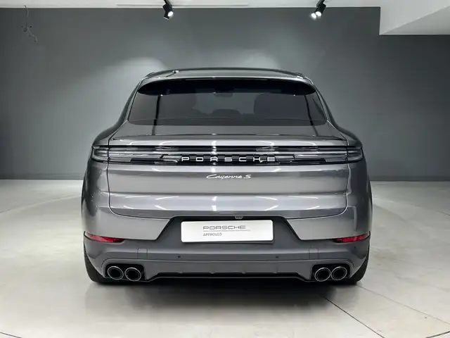 Porsche Cayenne view 4