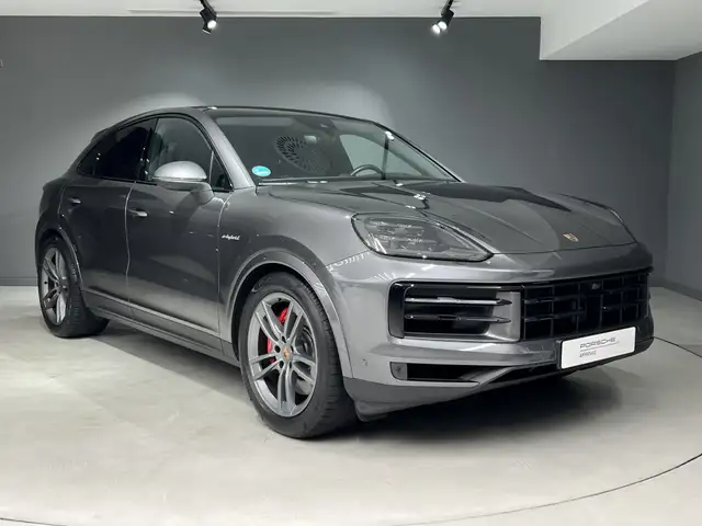 Porsche Cayenne view 7