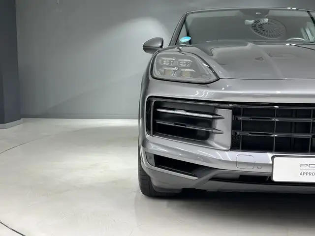 Porsche Cayenne view 20