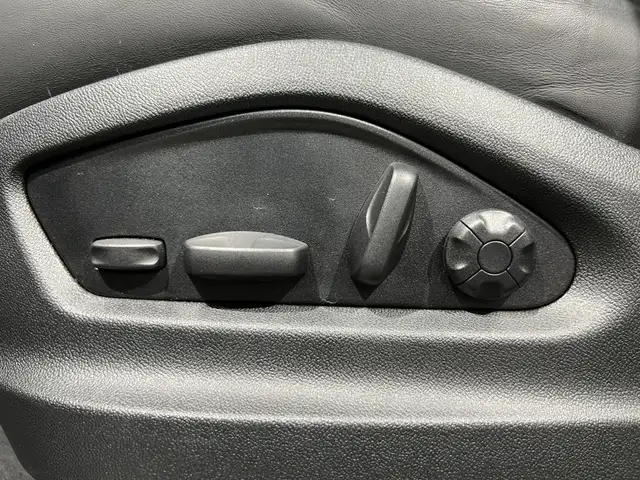 Porsche Cayenne view 29