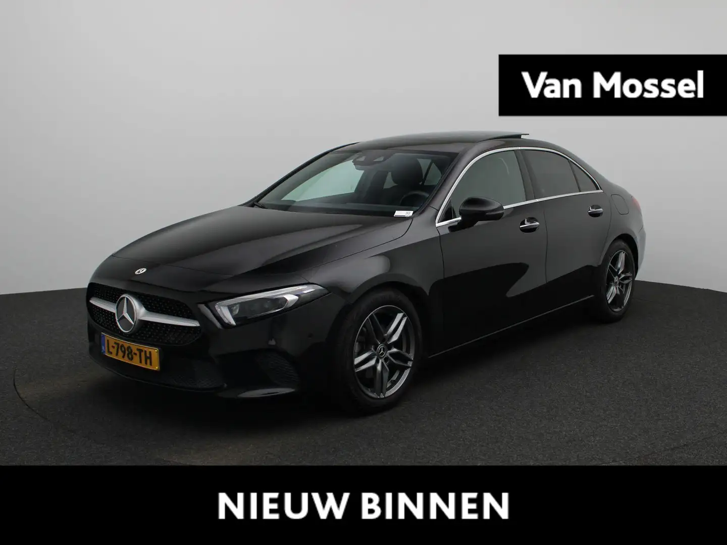Mercedes-Benz A 180 Business Solution Luxury | Panoramadak | Climate C Zwart - 1
