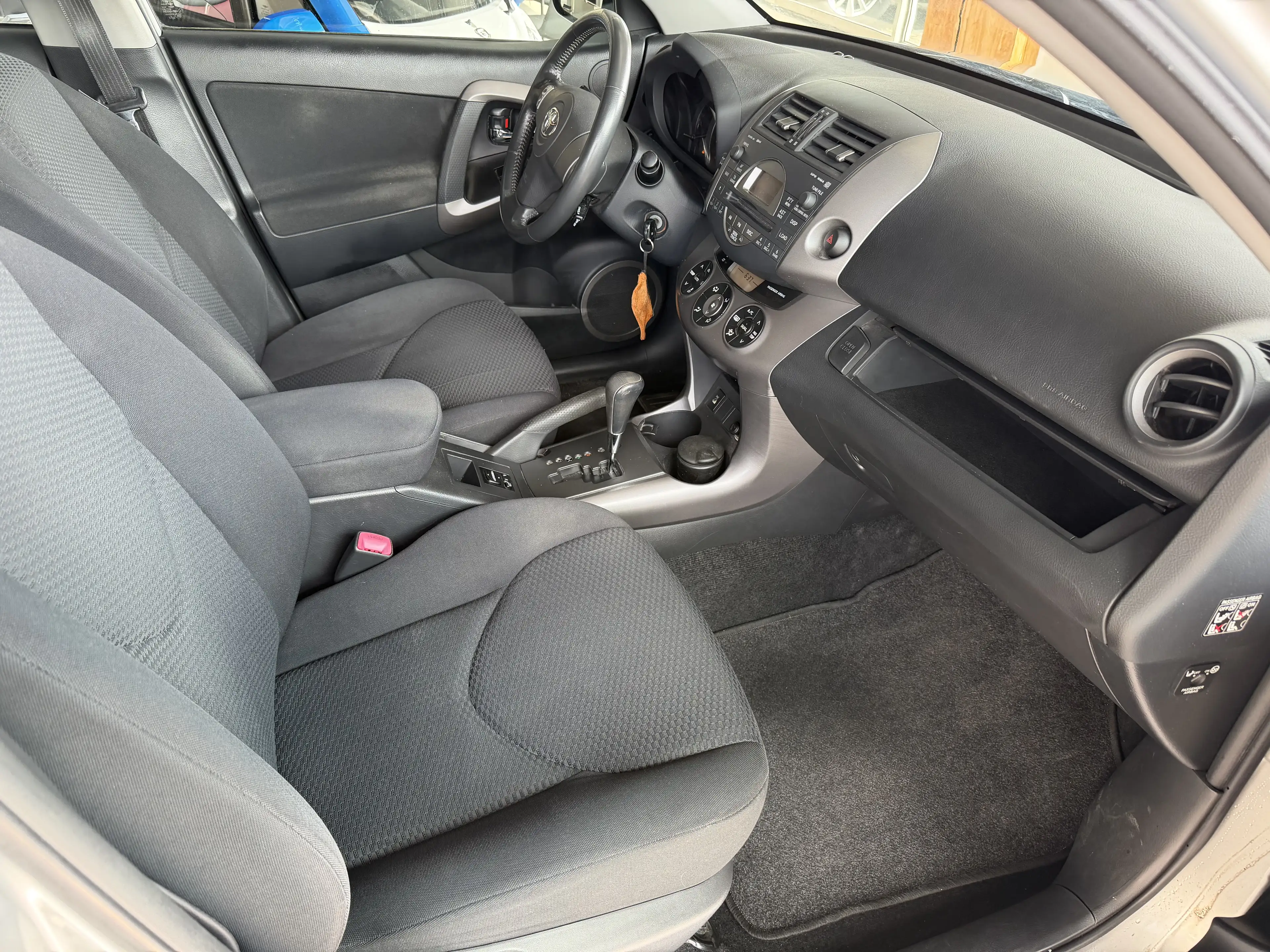 Toyota RAV 4 Basis — photo 10