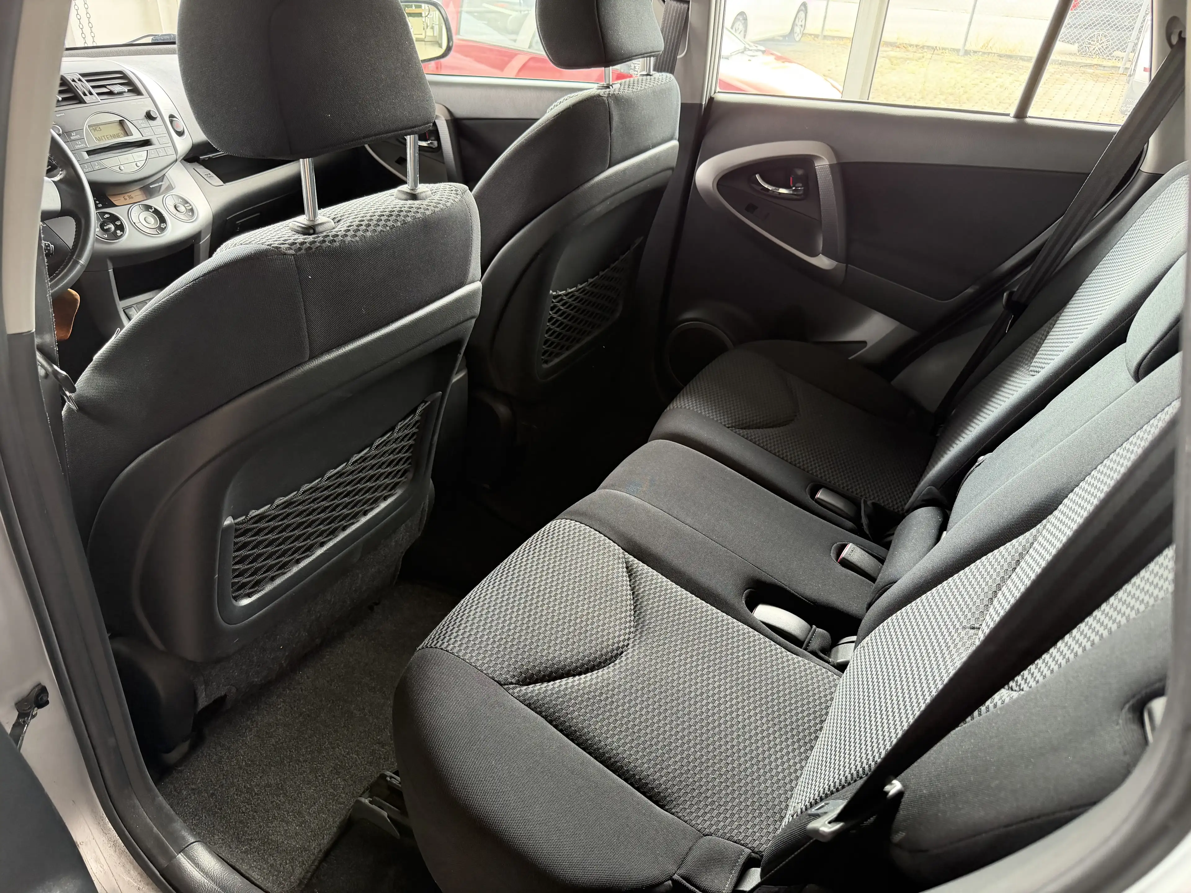Toyota RAV 4 Basis — photo 7
