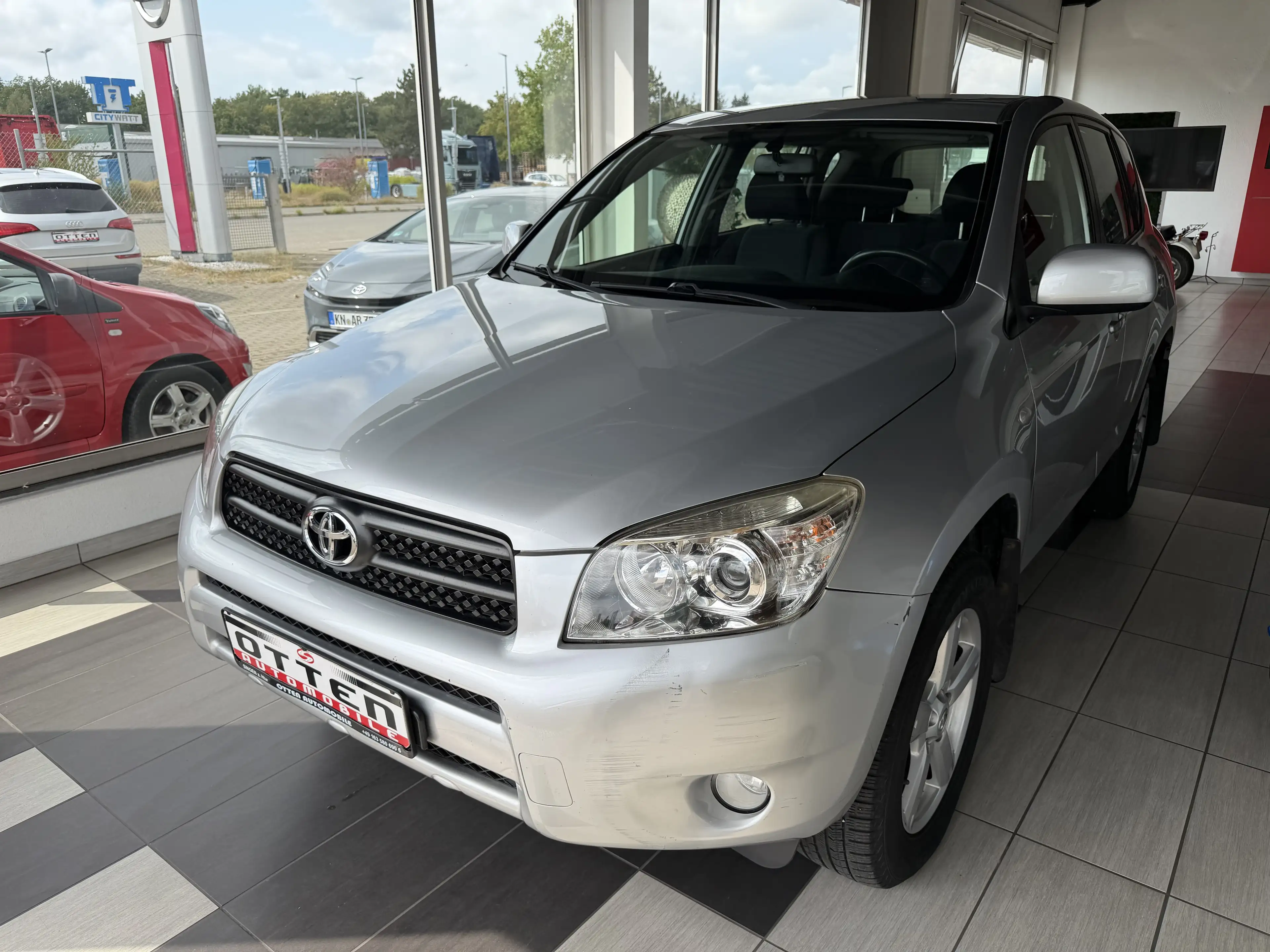 Toyota RAV 4 Basis — photo 2