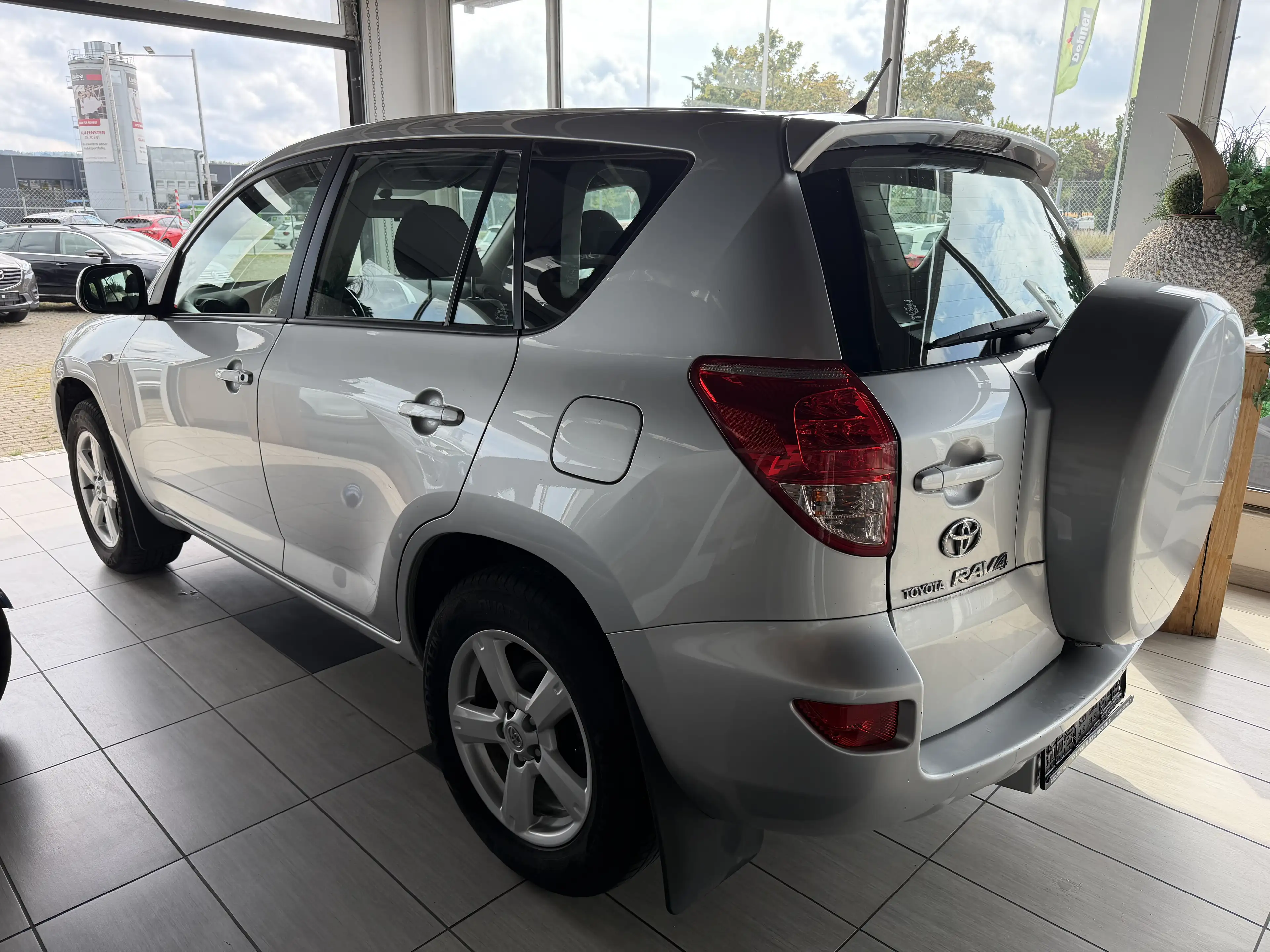 Toyota RAV 4 Basis — photo 6