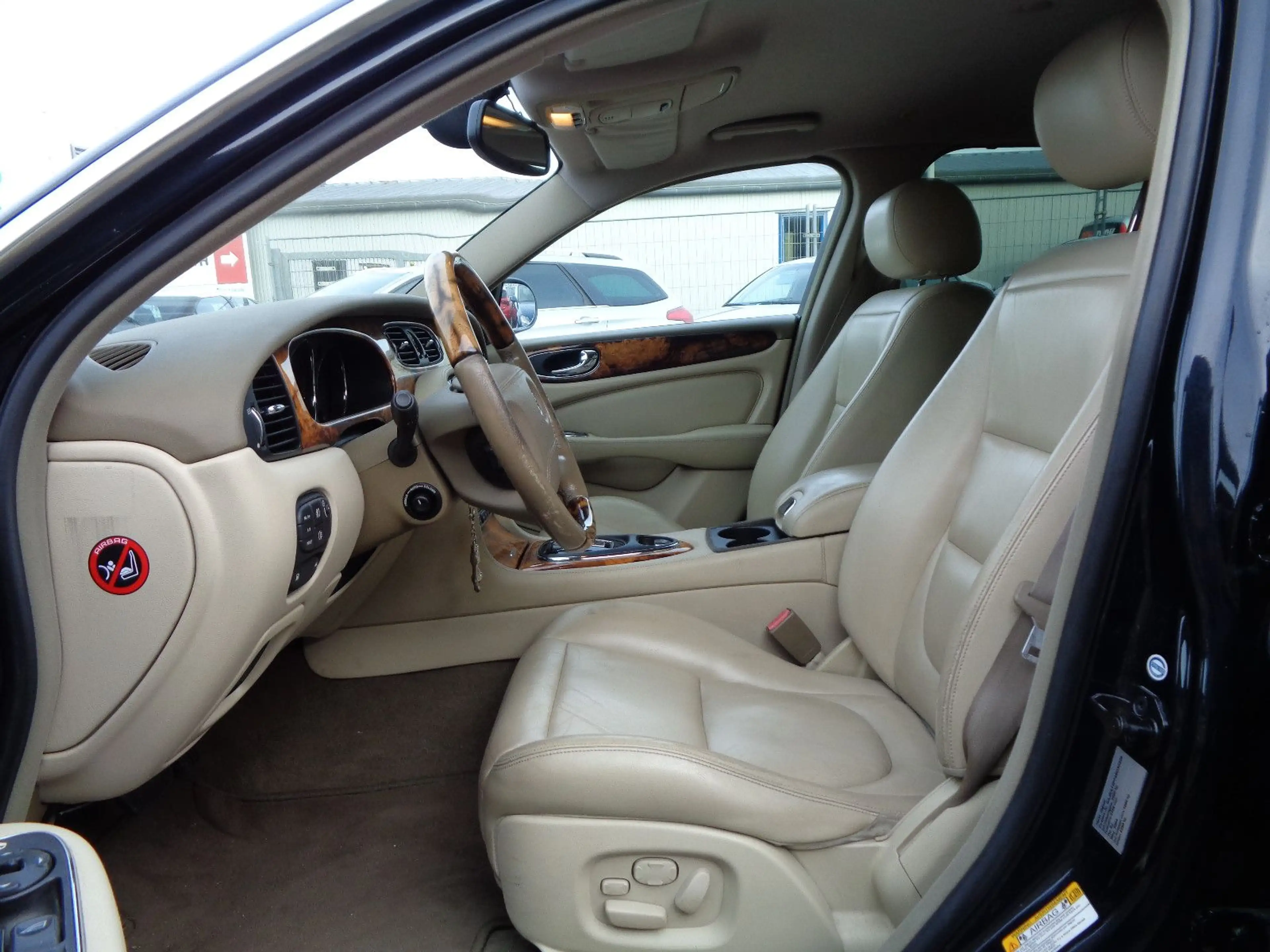 Jaguar XJ8 4.2 Executive*Vollleder*Navi*Shz*Memory*Pdc* — photo 12