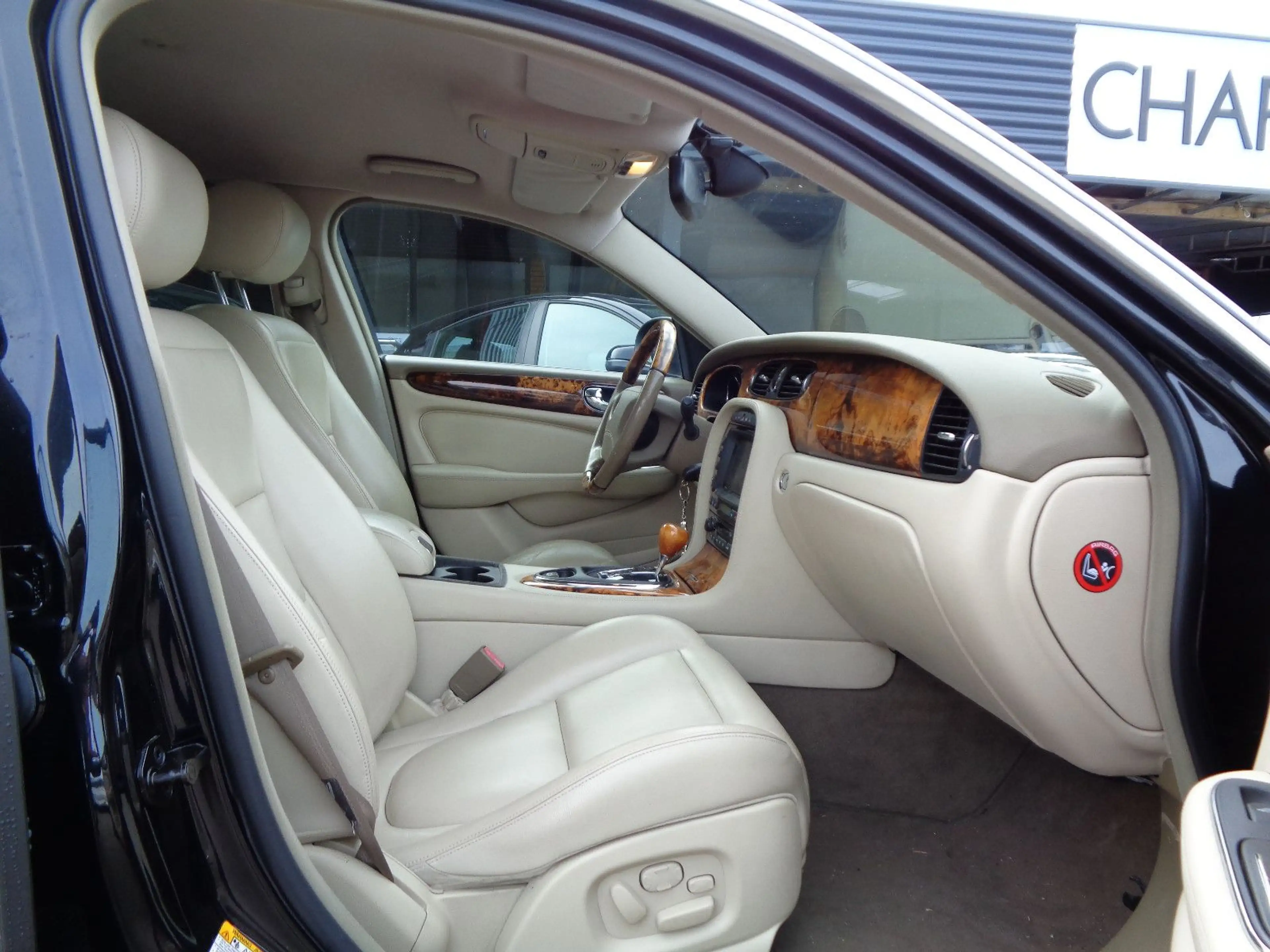 Jaguar XJ8 4.2 Executive*Vollleder*Navi*Shz*Memory*Pdc* — photo 11