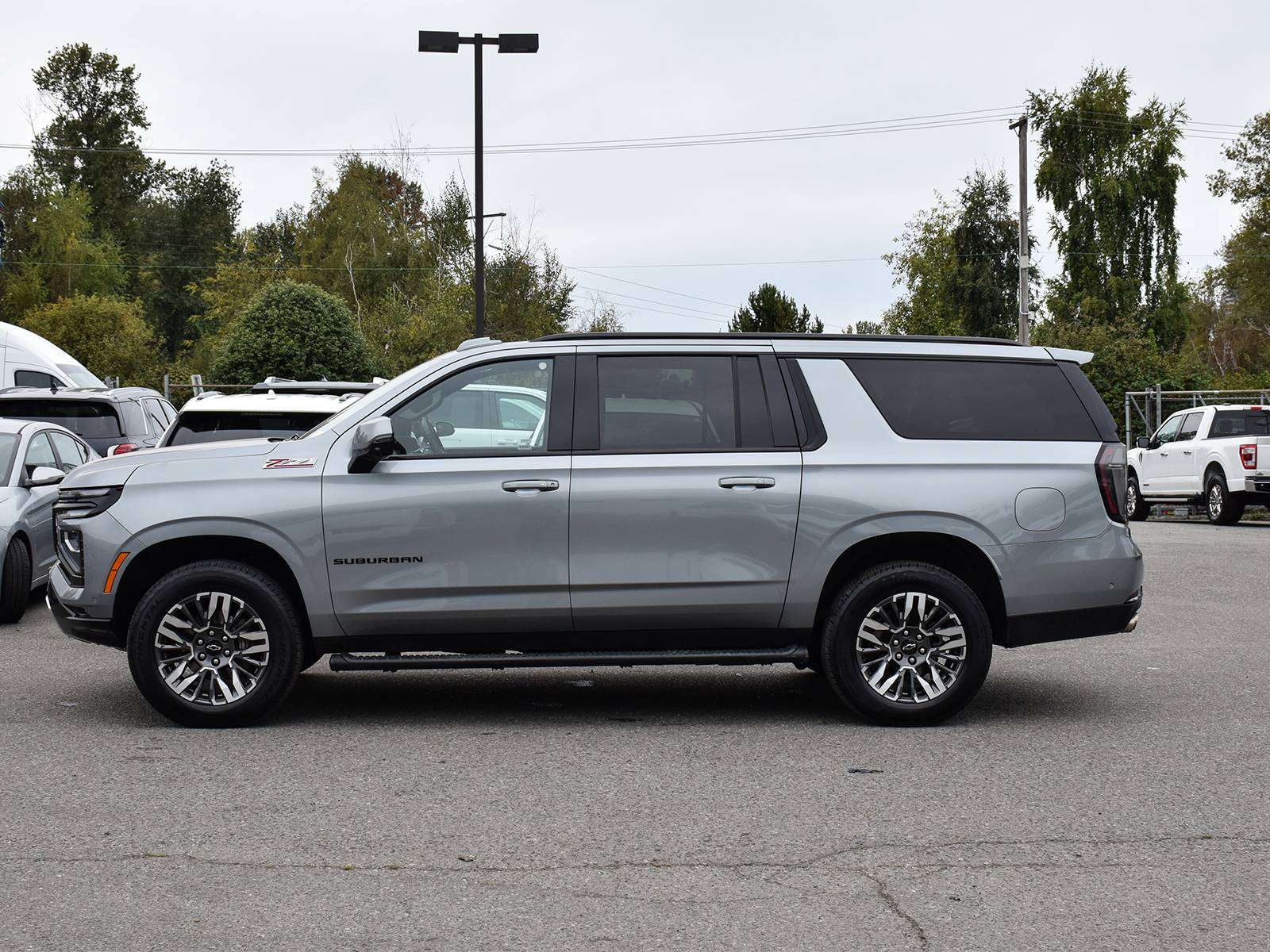2025 Chevrolet Suburban Z71 — photo 2