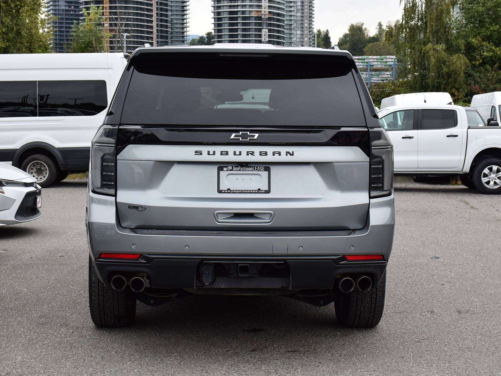 2025 Chevrolet Suburban Z71 — photo 4