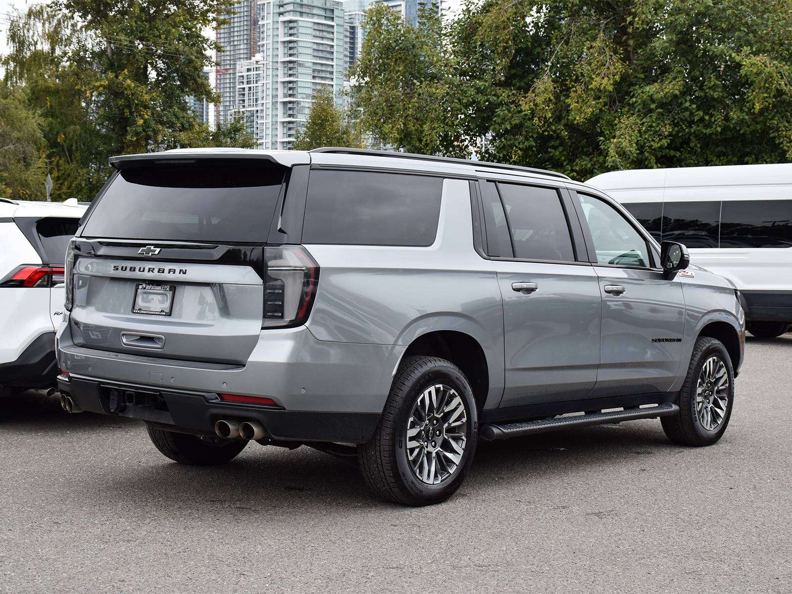 2025 Chevrolet Suburban Z71 — photo 5