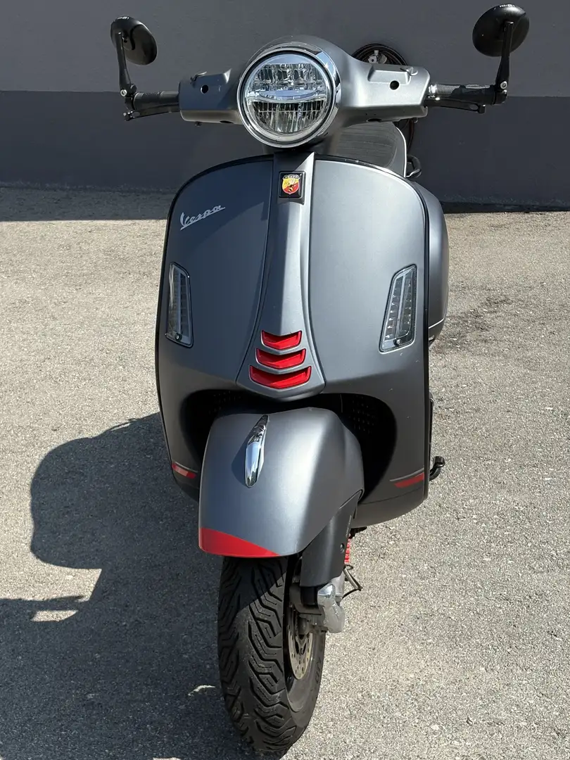 Piaggio GTS 300 Super Sport Grau - 2