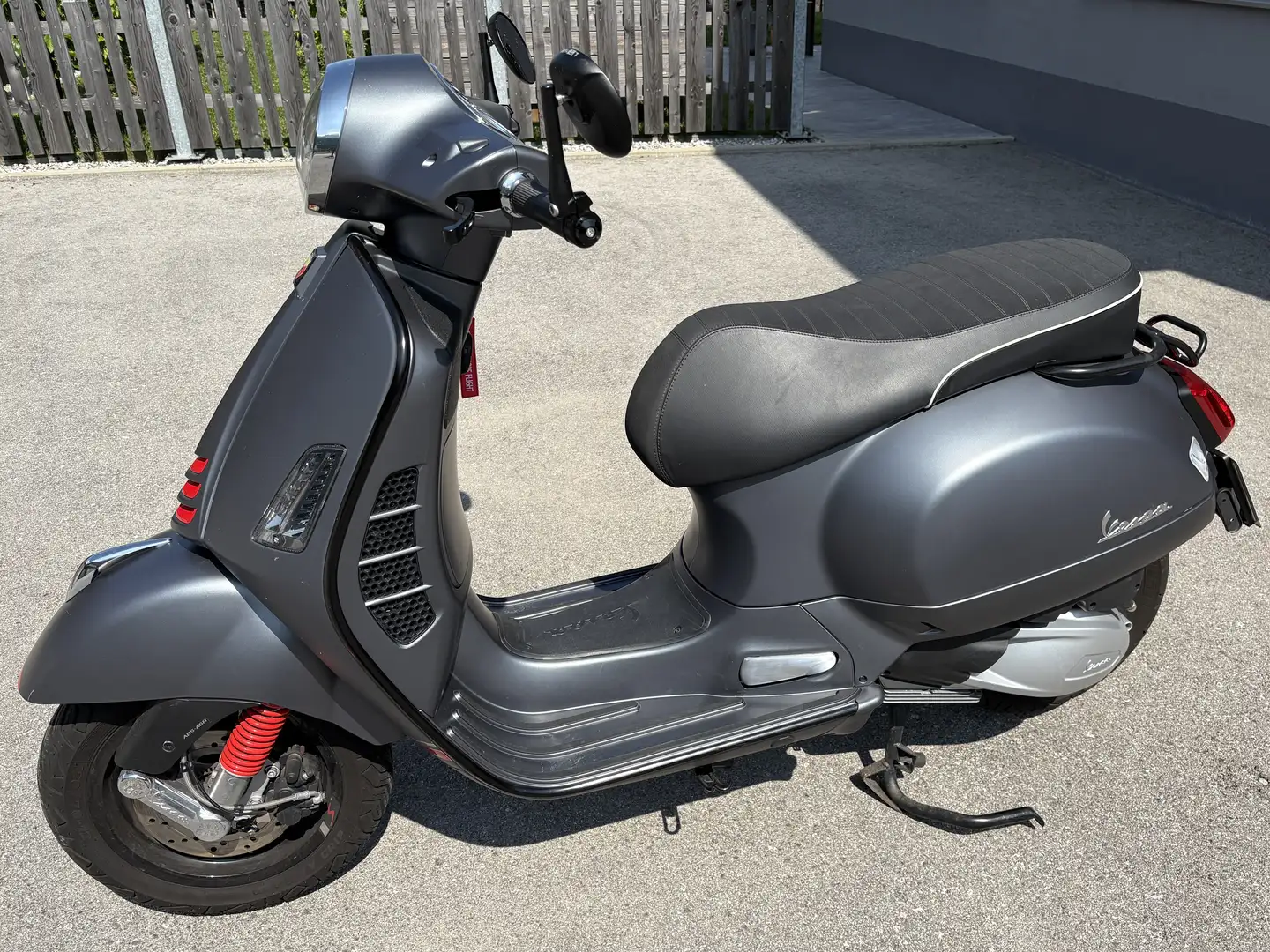 Piaggio GTS 300 Super Sport Grau - 1