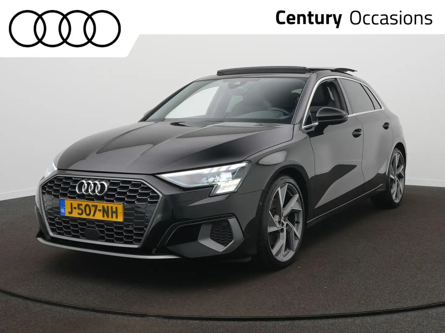 Audi A3 Sportback 35 TFSI edition one S-Line | Pano-Dak | Zwart - 1