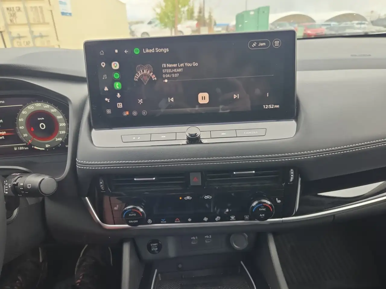Nissan Rogue снимка Nissan Rogue