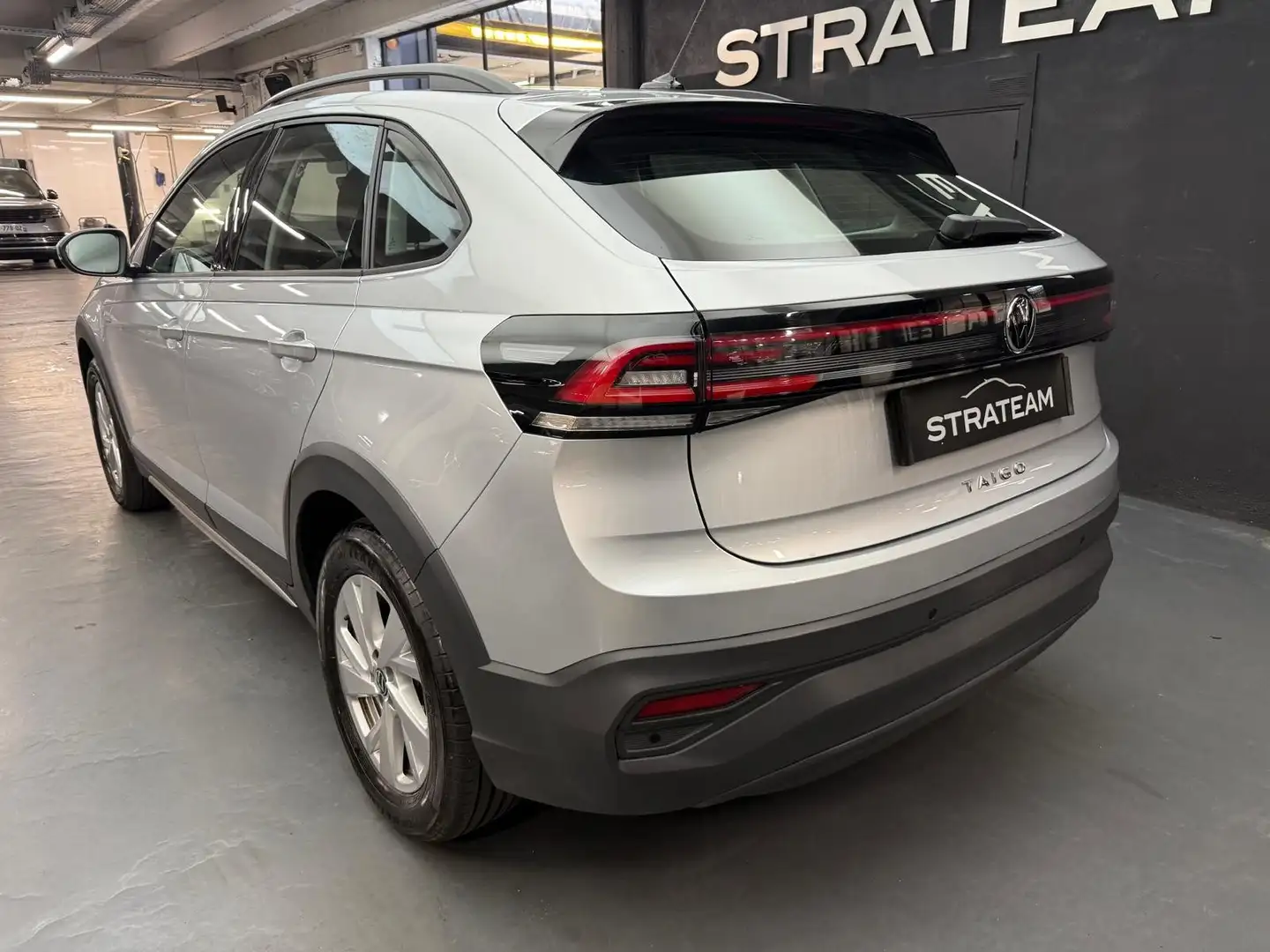 Volkswagen Taigo Life Plus DSG Grau - 2