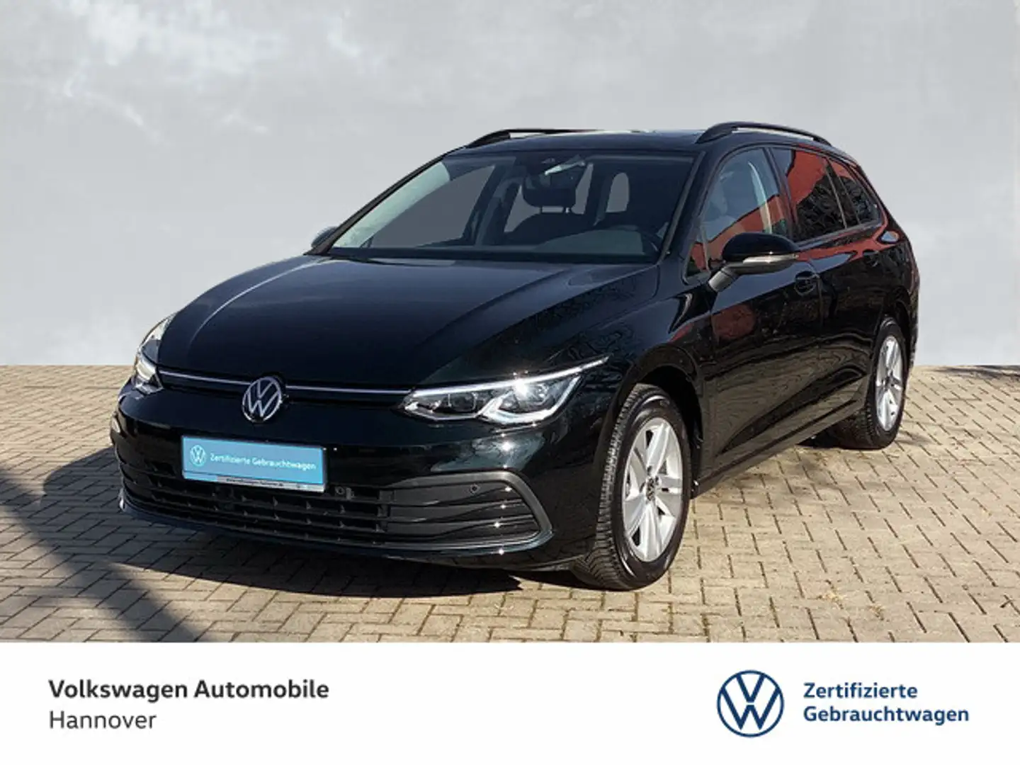 Volkswagen Golf Variant Golf VIII Variant 1.0 TSI Life Navi Pano AHK IQ- Zwart - 1