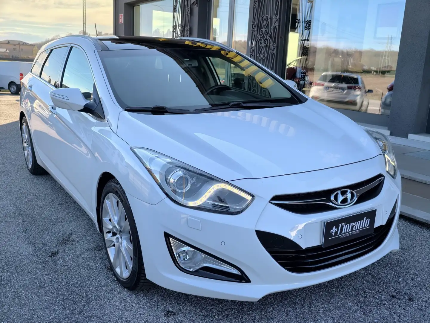 Hyundai i40 Wagon 1.7 crdi Style 136cv Bianco - 2
