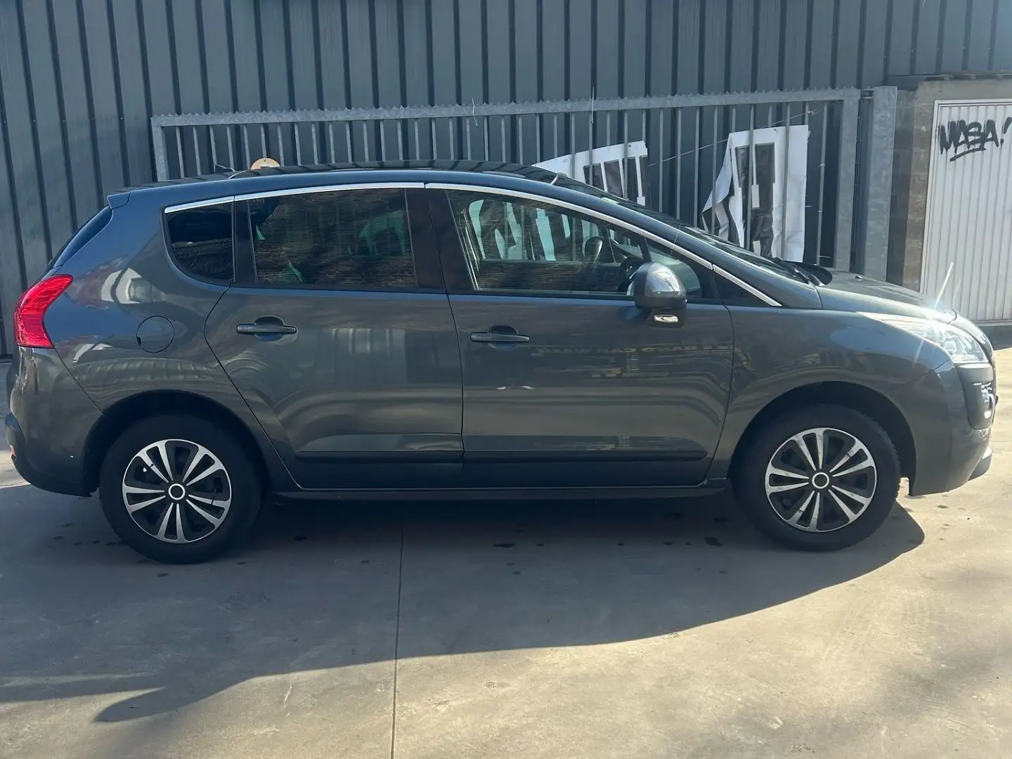 Peugeot 3008 1.6i Premium Pack - 1