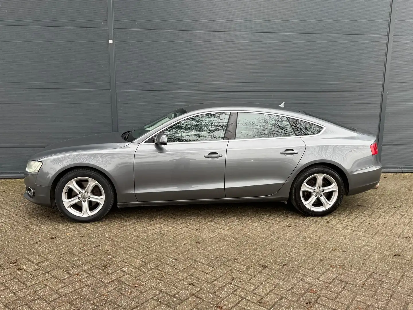 Audi A5 Sportback 2.0 TFSI Pro Line/Automaat/Navi/bluetoot Grau - 2