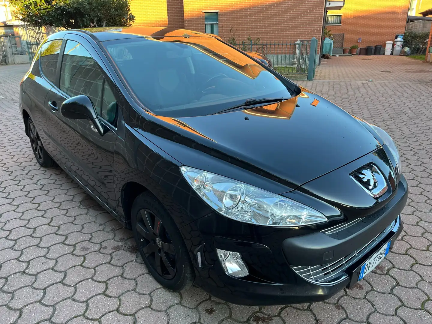 Peugeot 308 3P 1.6 HDI 16V TECNO 110CV SPORT Nero - 2