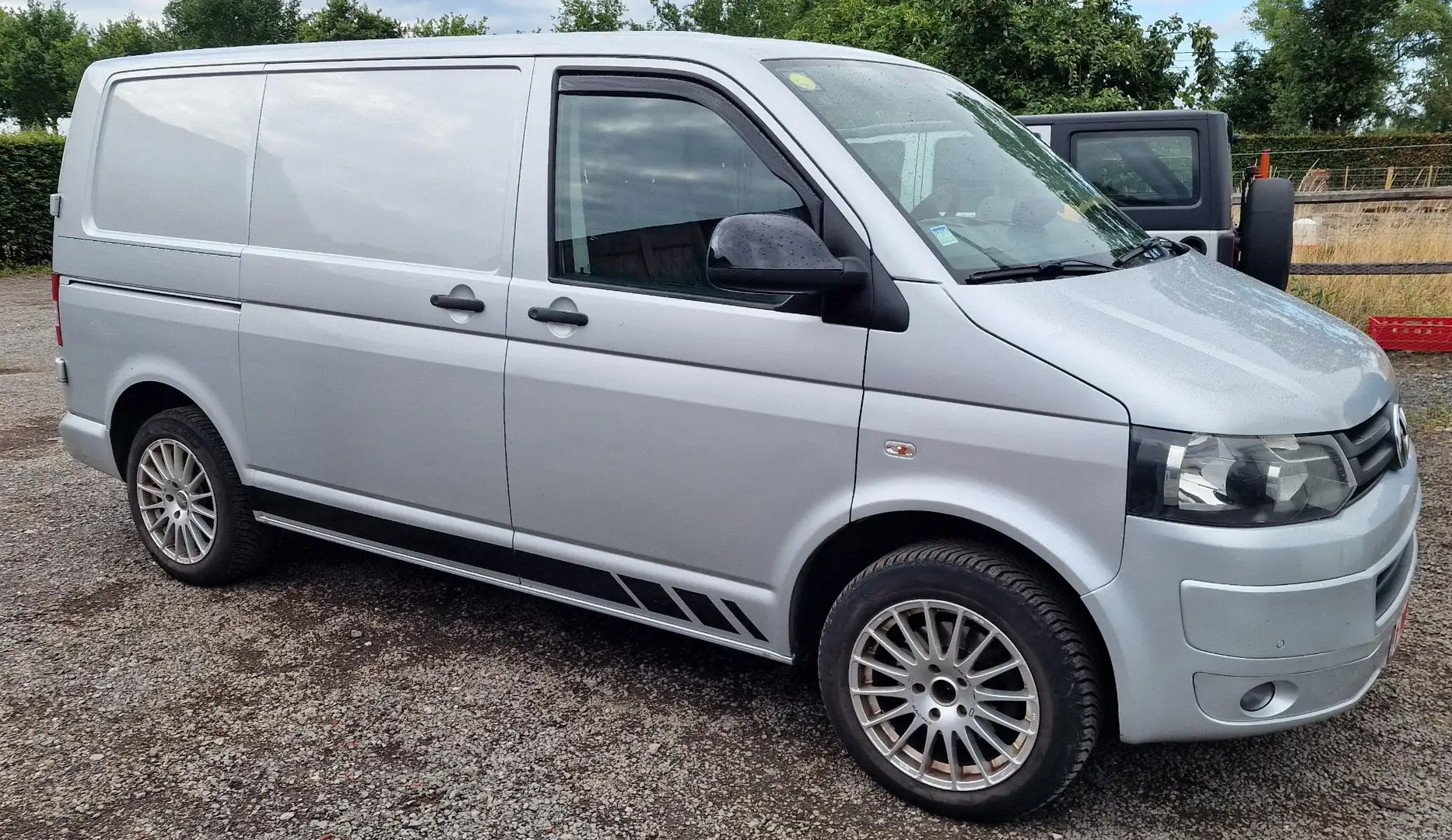 Volkswagen T5 Transporter - 2