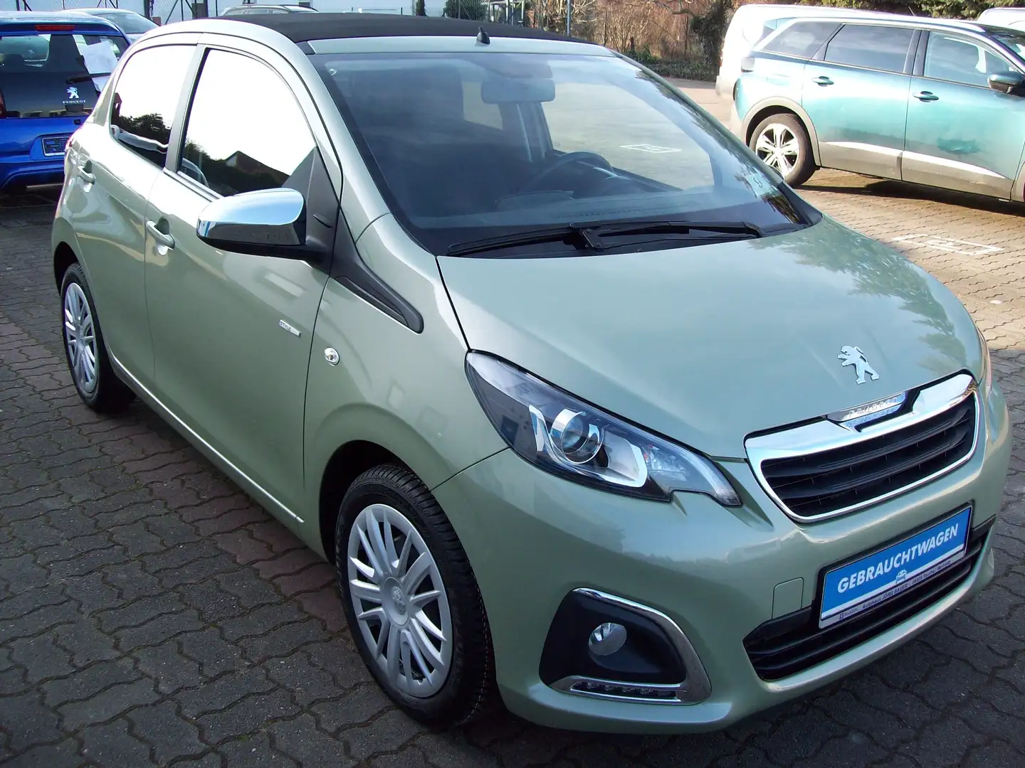 Peugeot 108 VTI 72 Style Top Grün - 2