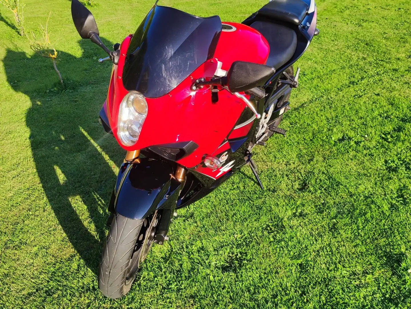 Hyosung GT 125 Rouge - 1