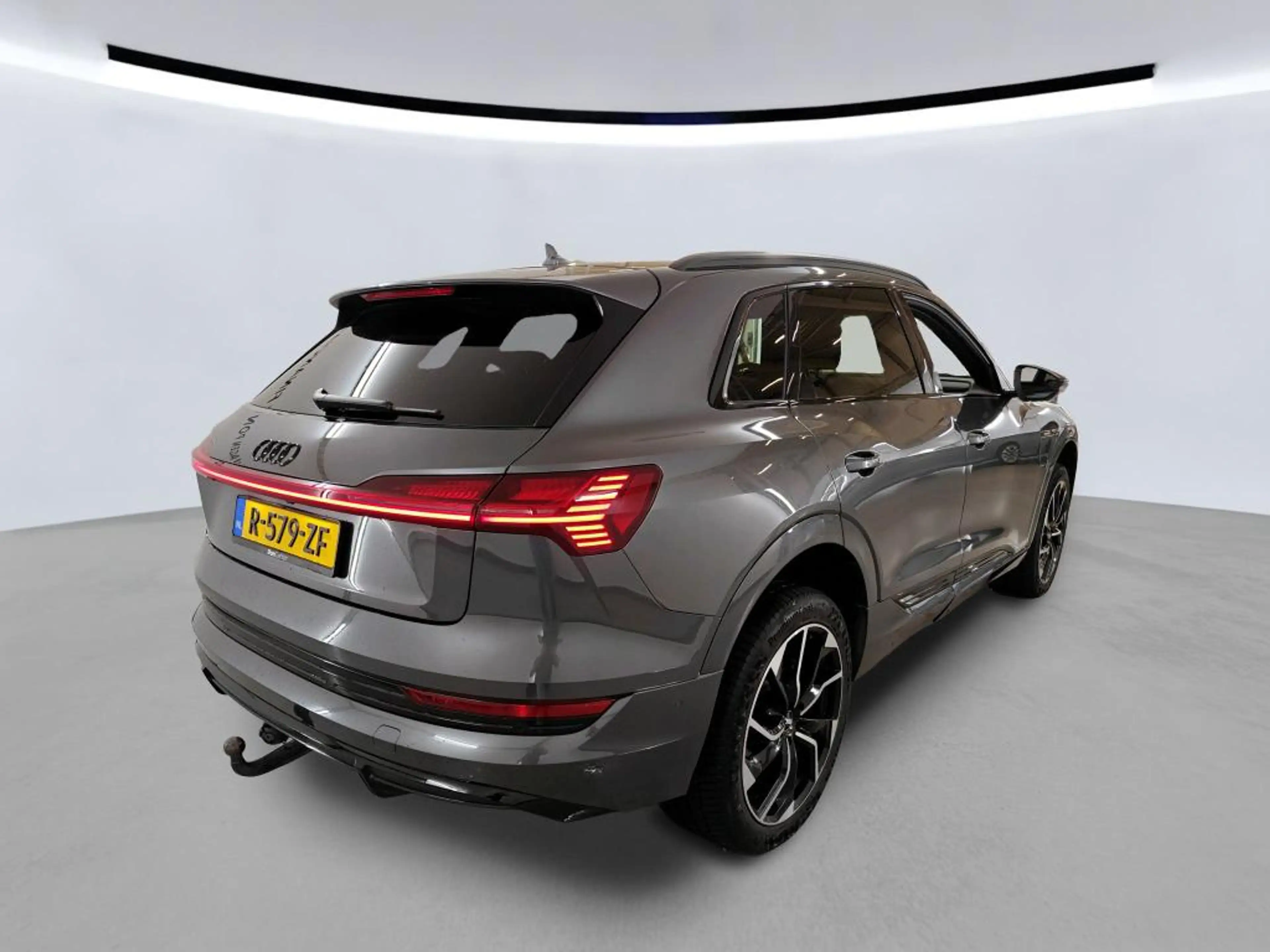 Audi e-tron 55 quattro S-Line 95 kWh PANO TREKHAAK CAMERA — photo 3