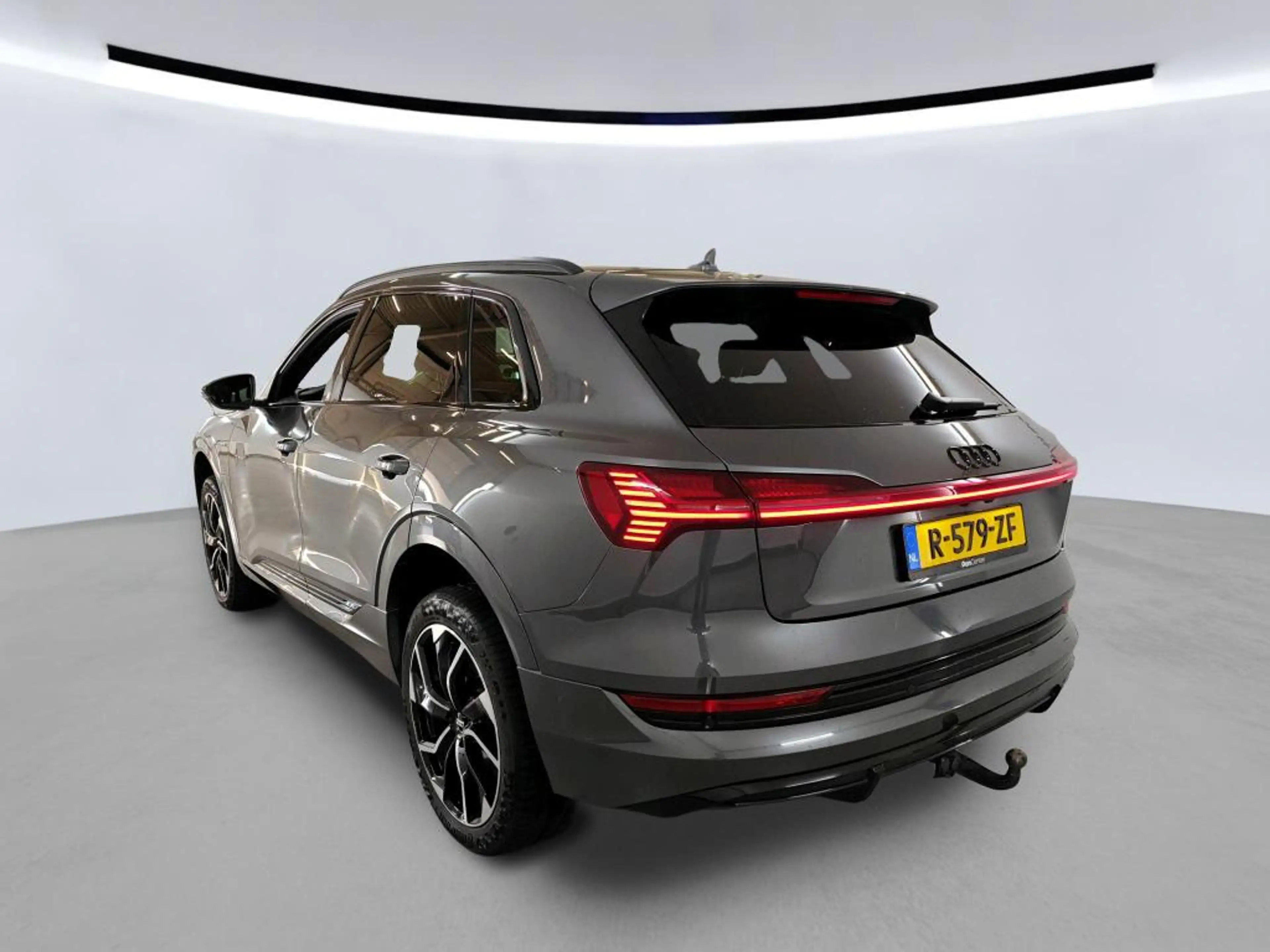 Audi e-tron 55 quattro S-Line 95 kWh PANO TREKHAAK CAMERA — photo 4