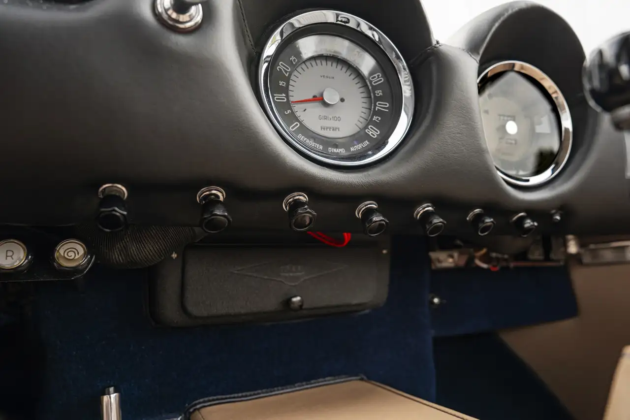 Ferrari 250 GT Lusso - Blu Jolie - 1 of 351 - Fully Restored, foto 12