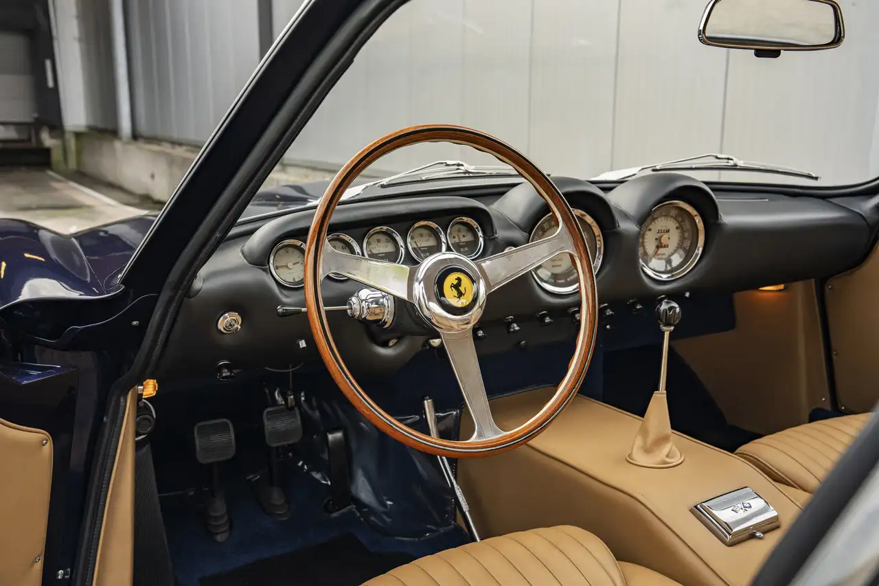 Ferrari 250 GT Lusso - Blu Jolie - 1 of 351 - Fully Restored, foto 6